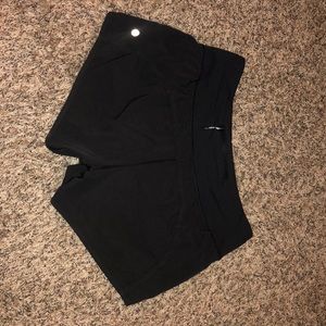Black Lululemon Speed Up short long 4”